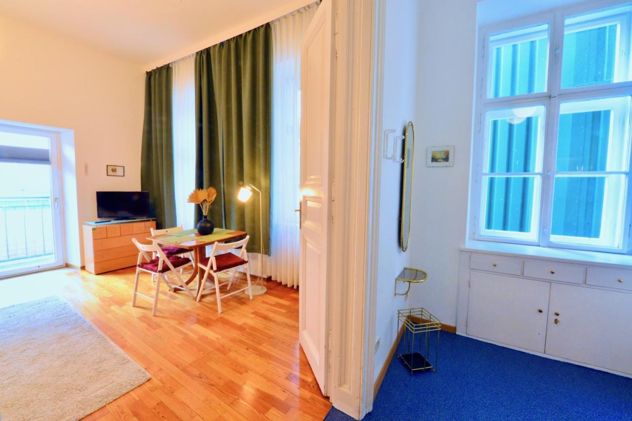 Charming With Balcony In Hip & Trendy Margareten Viena Exterior foto